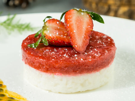 Strawberry Layered Rice Cake (Serves 4)